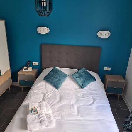 Logis Le Franco Belge Hotel Montherme Bagian luar foto