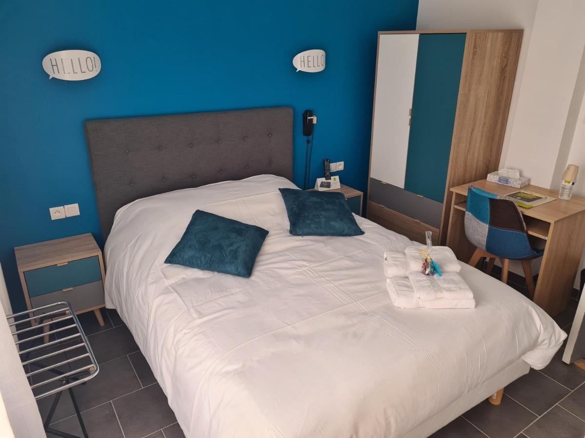 Logis Le Franco Belge Hotel Montherme Bagian luar foto