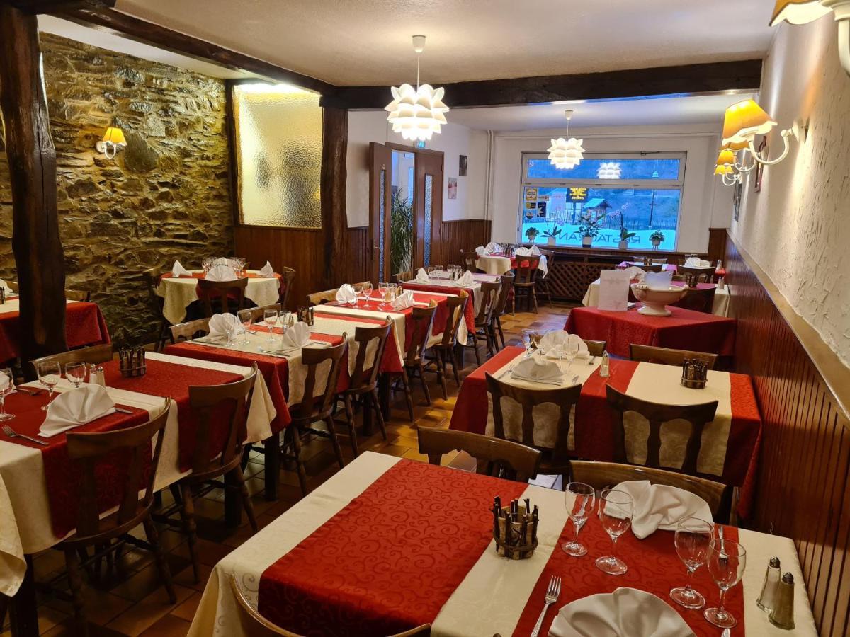Logis Le Franco Belge Hotel Montherme Bagian luar foto