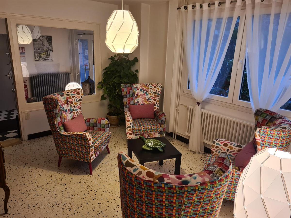 Logis Le Franco Belge Hotel Montherme Bagian luar foto