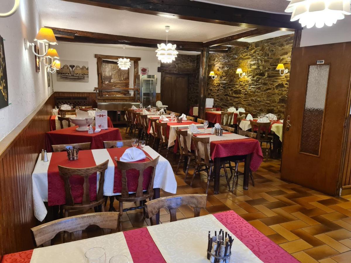 Logis Le Franco Belge Hotel Montherme Bagian luar foto