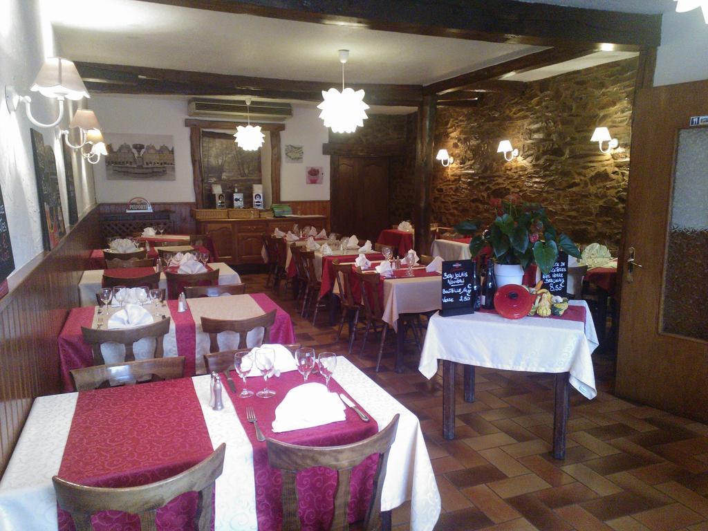 Logis Le Franco Belge Hotel Montherme Bagian luar foto