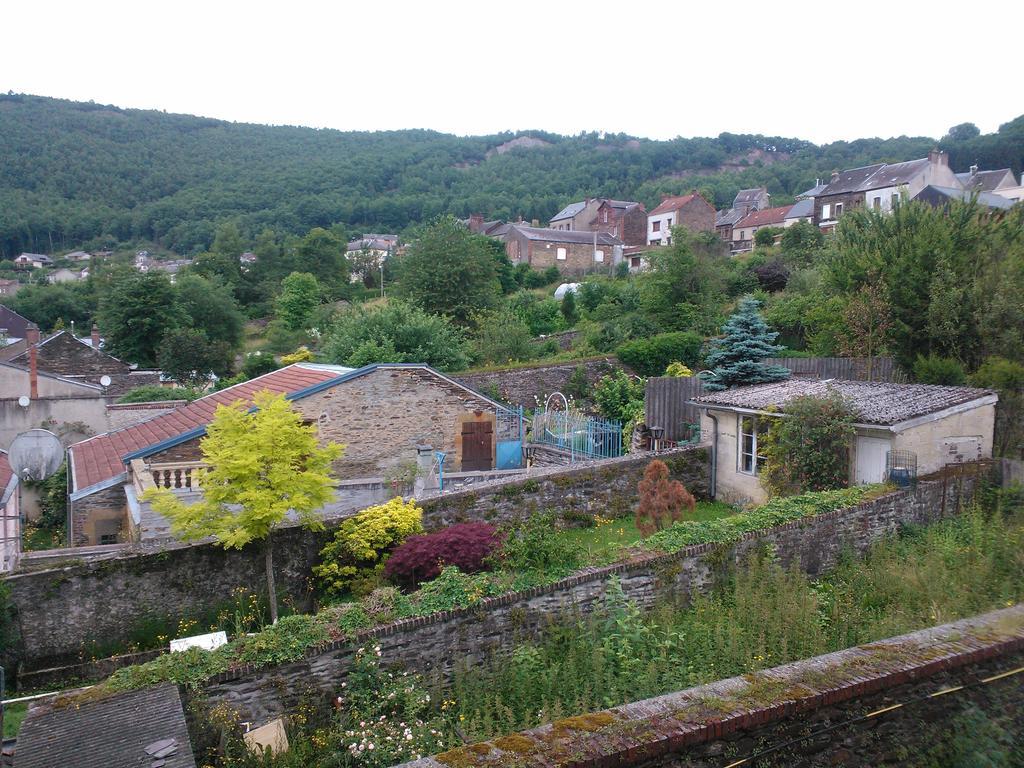Logis Le Franco Belge Hotel Montherme Bagian luar foto