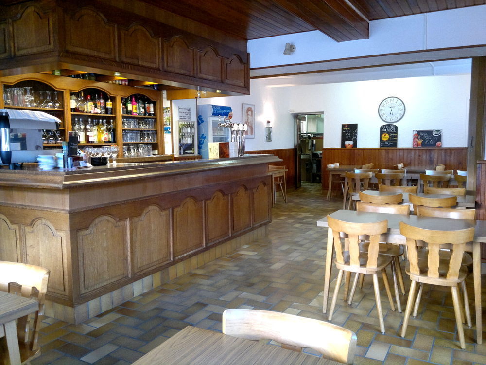 Logis Le Franco Belge Hotel Montherme Bagian luar foto