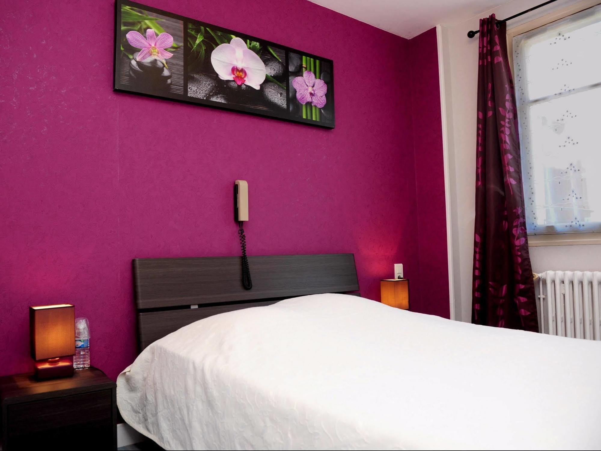 Logis Le Franco Belge Hotel Montherme Bagian luar foto