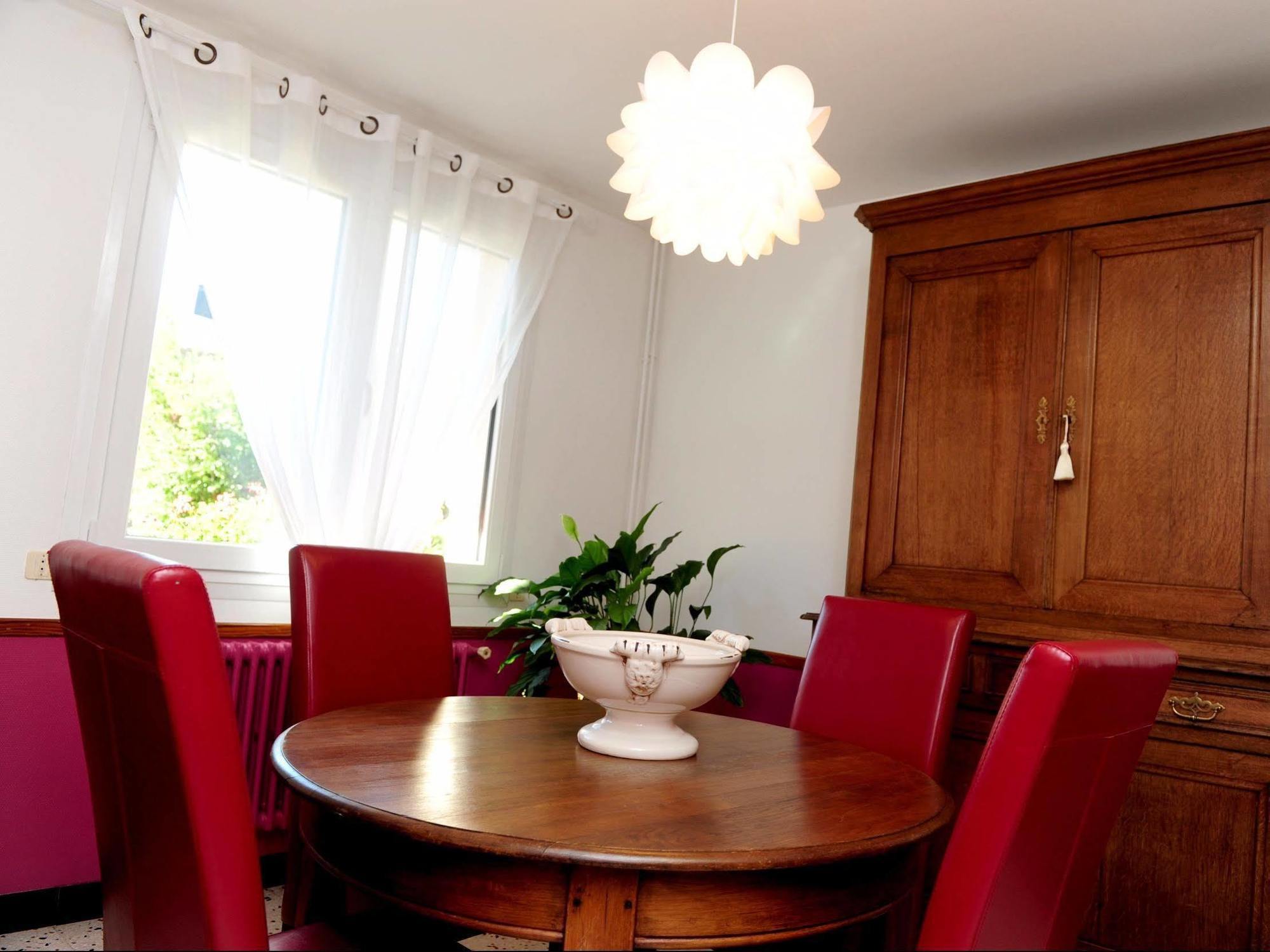 Logis Le Franco Belge Hotel Montherme Bagian luar foto